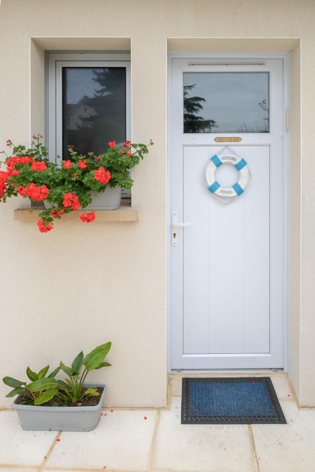 La Petite Maison Гана Екстериор снимка